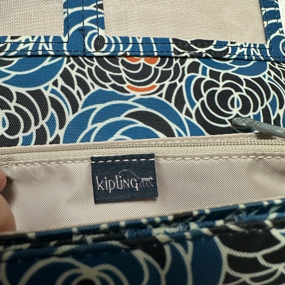 New Teddi Printed Wallet Wallet, Piercing Posies, One Size - Picture 7 of 8